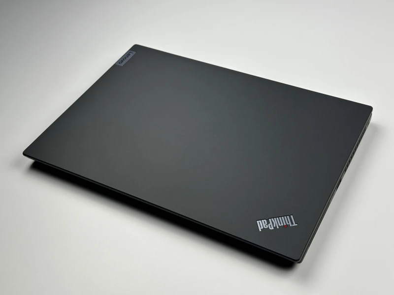 Lenovo ThinkPad X13 Gen 3 – mobilna moc w kompaktowej formie! i5-1245U, 16GB RAM, ekran FHD+. Idealny do pracy w ruchu – lekki i niezawodny!
