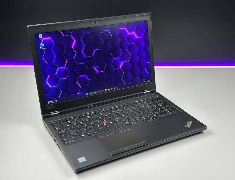 Lenovo ThinkPad P52 z i7-8850H, ekranem 15.6" FHD i Quadro P1000 (4GB). Mobilna stacja robocza do pracy w CAD i projektach 3D.