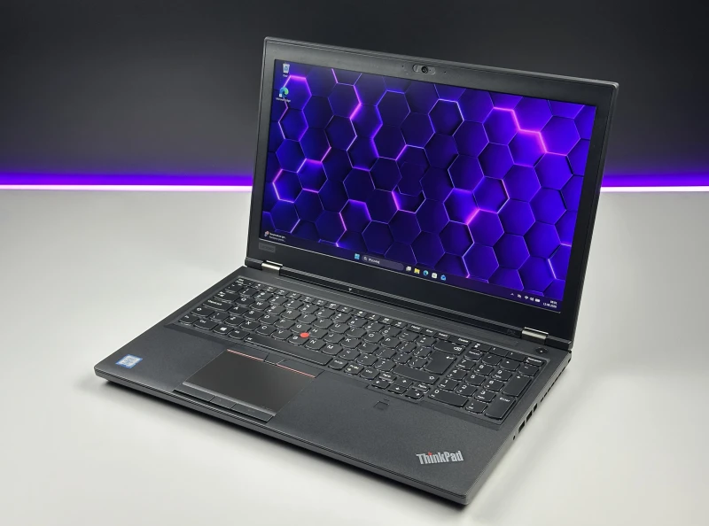 Lenovo ThinkPad P52 z i7-8850H, ekranem 15.6" FHD i Quadro P1000 (4GB). Mobilna stacja robocza do pracy w CAD i projektach 3D.