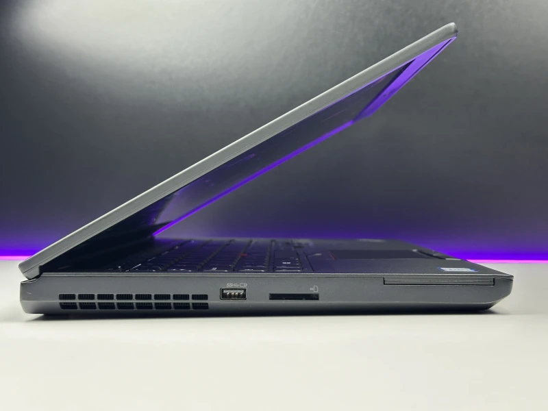 Lenovo ThinkPad P52 z i7-8850H, ekranem 15.6" FHD i Quadro P1000 (4GB). Mobilna stacja robocza do pracy w CAD i projektach 3D.