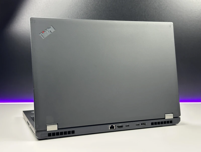 Lenovo ThinkPad P52 z i7-8850H, ekranem 15.6" FHD i Quadro P1000 (4GB). Mobilna stacja robocza do pracy w CAD i projektach 3D.