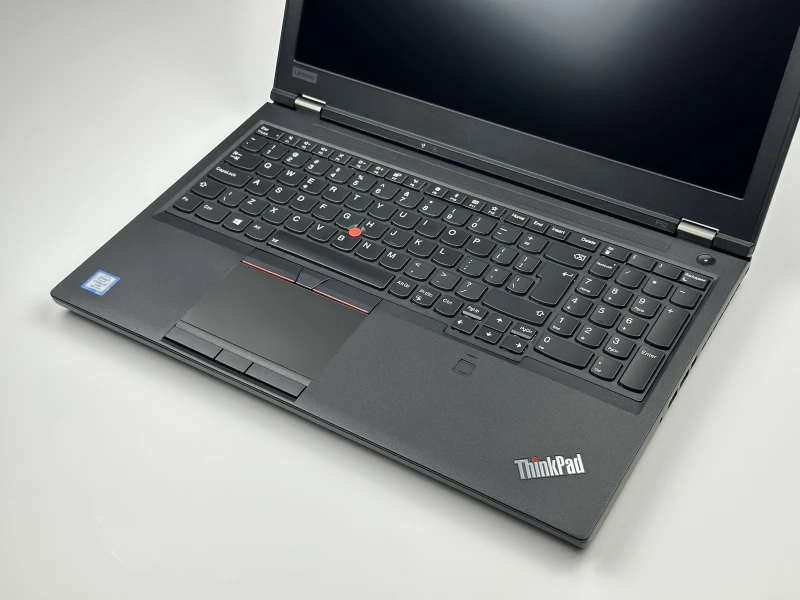 Lenovo ThinkPad P52 z i7-8850H, ekranem 15.6" FHD i Quadro P1000 (4GB). Mobilna stacja robocza do pracy w CAD i projektach 3D.