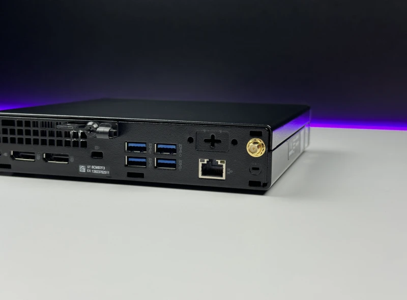 Dell OptiPlex 5080 Micro z i5-10500T i Intel UHD 630 – mały komputer biznesowy, idealny do biura i codziennych zadań w ograniczonej przestrzeni.