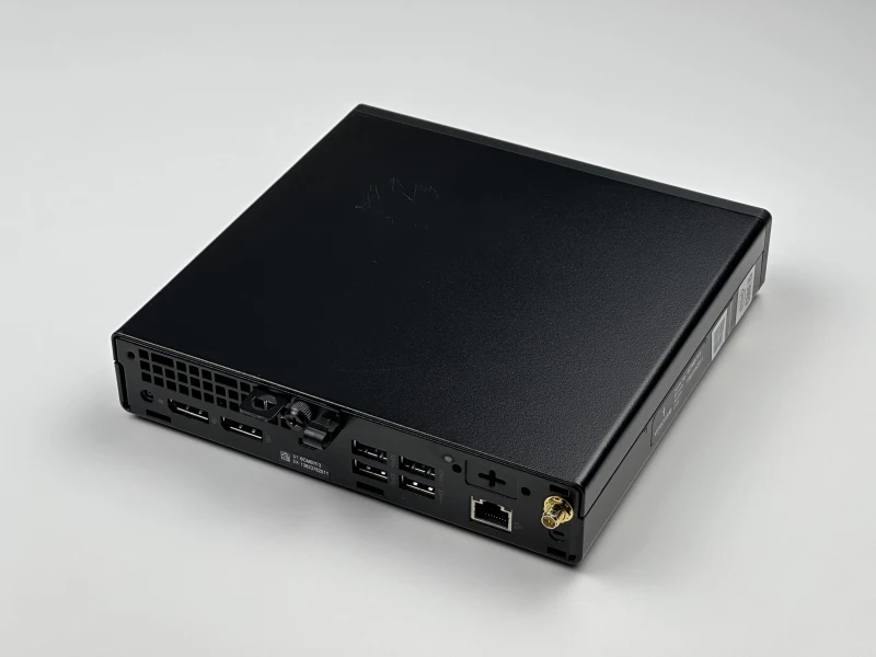 Dell OptiPlex 5080 Micro z i5-10500T i Intel UHD 630 – mały komputer biznesowy, idealny do biura i codziennych zadań w ograniczonej przestrzeni.