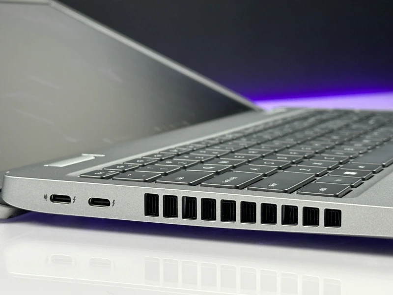 Dell Latitude 5520 z i5-1145G7, matrycą FHD, klawiaturą US (PL QWERTY) – mobilny laptop biznesowy stworzony do pracy w każdych warunkach.