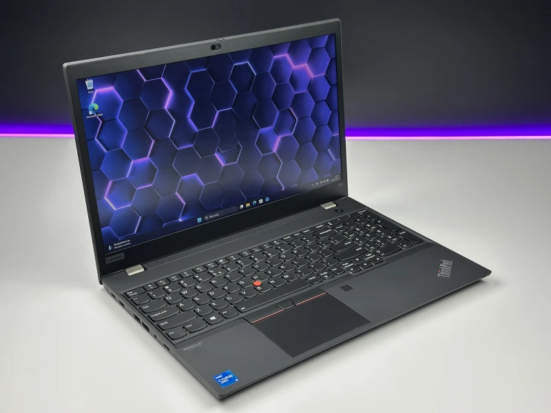 Lenovo ThinkPad T15 Gen 2 z procesorem i5-1145G7, ekranem 15.6" FHD i Intel Iris Xe. Laptop biznesowy z klawiaturą US i Thunderbolt 4.