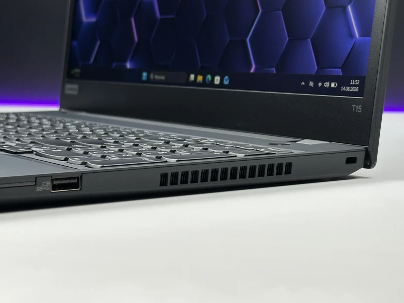 Lenovo ThinkPad T15 Gen 2 z procesorem i5-1145G7, ekranem 15.6" FHD i Intel Iris Xe. Laptop biznesowy z klawiaturą US i Thunderbolt 4.