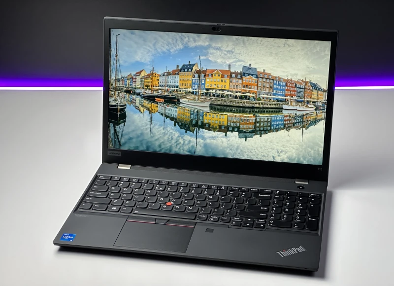 Lenovo ThinkPad T15 Gen 2 z procesorem i5-1145G7, ekranem 15.6" FHD i Intel Iris Xe. Laptop biznesowy z klawiaturą US i Thunderbolt 4.