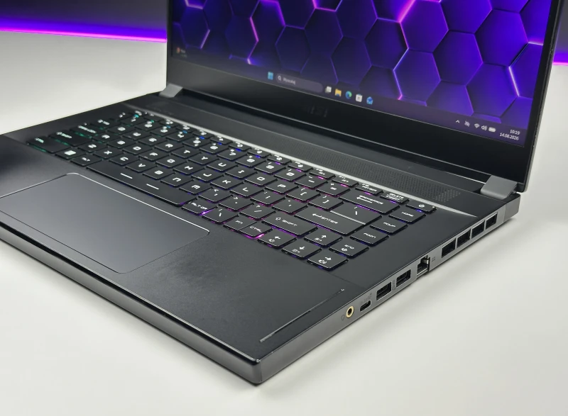 MSI GS66 Stealth 11UH - i9-11900H, 360Hz, RTX 3080. Gamingowy laptop z klawiaturą RGB i matrycą 360Hz stworzoną do rywalizacji e-sportowej.