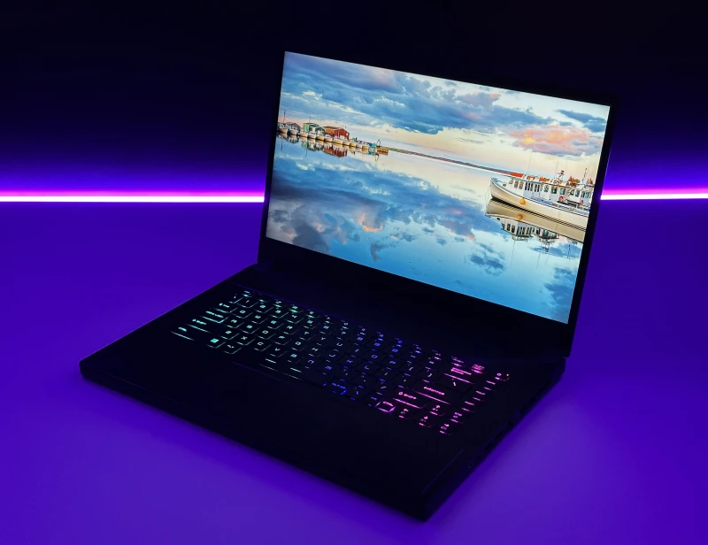 MSI GS66 Stealth 11UH - i9-11900H, 360Hz, RTX 3080. Gamingowy laptop z klawiaturą RGB i matrycą 360Hz stworzoną do rywalizacji e-sportowej.
