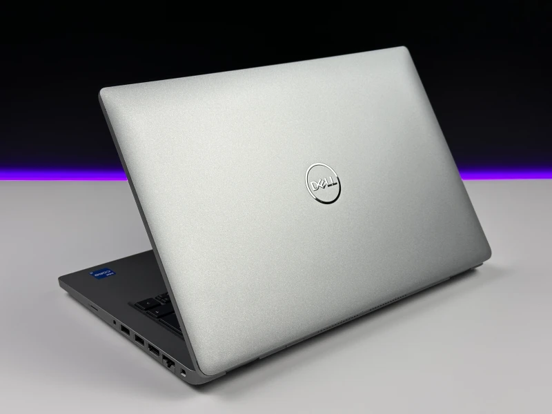 Dell Latitude 5420 z procesorem i5-1145G7, ekranem 14" FHD i grafiką Intel Iris Xe Graphics. Laptop biznesowy z portami Thunderbolt 4.