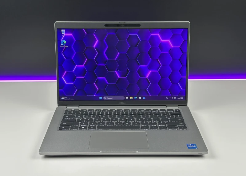 Dell Latitude 5420 z procesorem i5-1145G7, dotykowym ekranem 14" FHD i klawiaturą US. Laptop biznesowy z Intel Iris Xe i Thunderbolt 4.