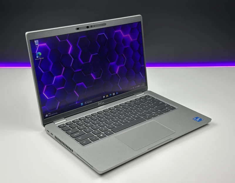Dell Latitude 5420 z procesorem i5-1145G7, dotykowym ekranem 14" FHD i klawiaturą US. Laptop biznesowy z Intel Iris Xe i Thunderbolt 4.