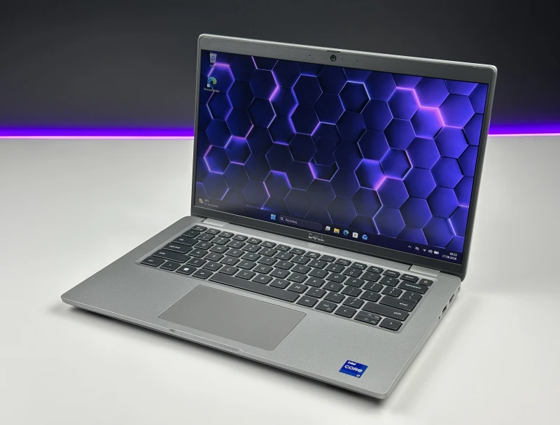 Dell Latitude 5440 z procesorem i7-1370P, ekranem 14" FHD i grafiką Intel Iris Xe Graphics. Laptop biznesowy z klawiaturą US i portami Thunderbolt 4. Dell Latitude 5440 z procesorem i7-1370P, ekranem 14" FHD i grafiką Intel Iris Xe Graphics. Laptop biznesowy z klawiaturą US i portami Thunderbolt 4.
