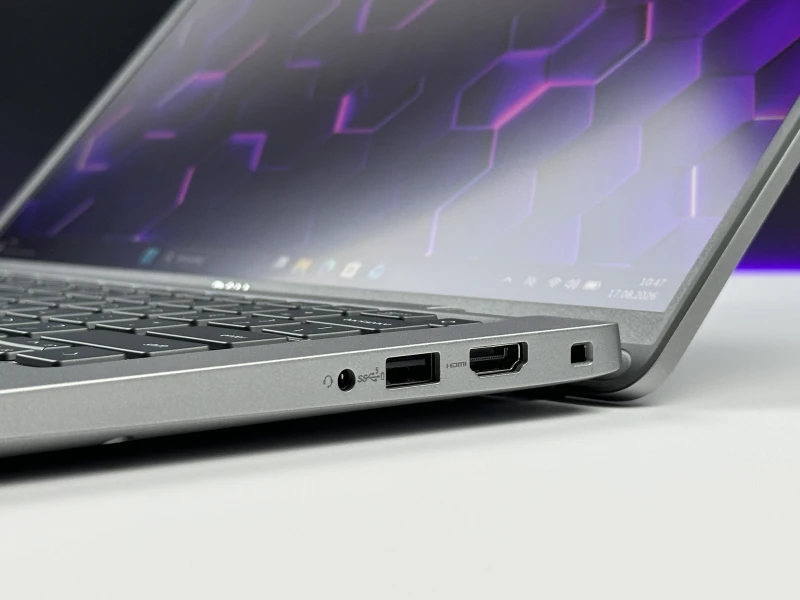 Dell Latitude 5440 z procesorem i7-1365U, ekranem 14" FHD i Intel Iris Xe Graphics. Laptop biznesowy z klawiaturą US i Thunderbolt 4.