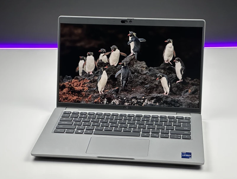 Dell Latitude 5440 z procesorem i7-1365U, ekranem 14" FHD i Intel Iris Xe Graphics. Laptop biznesowy z klawiaturą US i Thunderbolt 4.