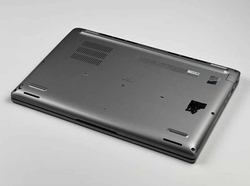 Dell Latitude 5440 z procesorem  i7-1365U, dotykowym ekranem 14" FHD. Laptop biznesowy z czytnikiem linii papilarnych, klawiaturą US i Thunderbolt 4.