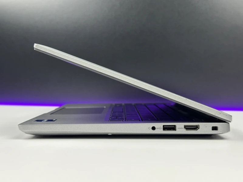 Dell Latitude 5440 z procesorem  i7-1365U, dotykowym ekranem 14" FHD. Laptop biznesowy z czytnikiem linii papilarnych, klawiaturą US i Thunderbolt 4.