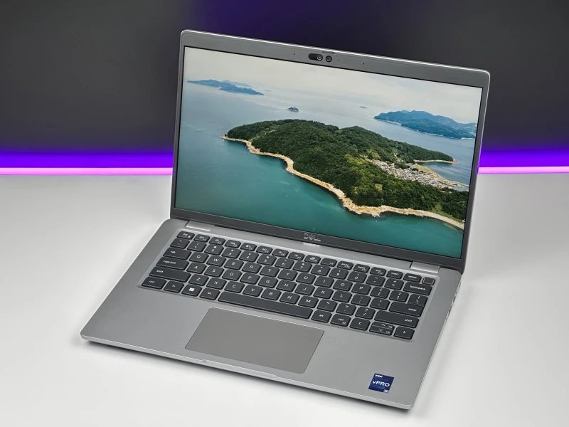 Dell Latitude 5440 z procesorem  i7-1365U, dotykowym ekranem 14" FHD. Laptop biznesowy z czytnikiem linii papilarnych, klawiaturą US i Thunderbolt 4.