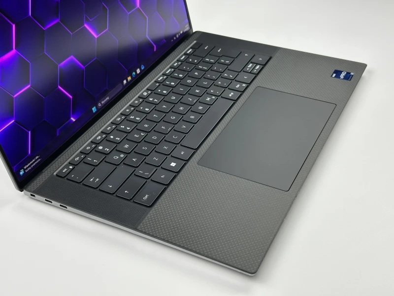 Dell Precision 5570 - procesor i7-12700H, matryca 15.6" FHD+, RTX A1000. Mobilna stacja robocza do CAD, projektowania i pracy profesjonalnej.