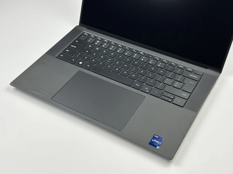 Dell Precision 5570 - procesor i7-12800H, matryca 15.6" FHD+, RTX A1000. Mobilna stacja robocza do CAD, projektowania i pracy profesjonalnej.