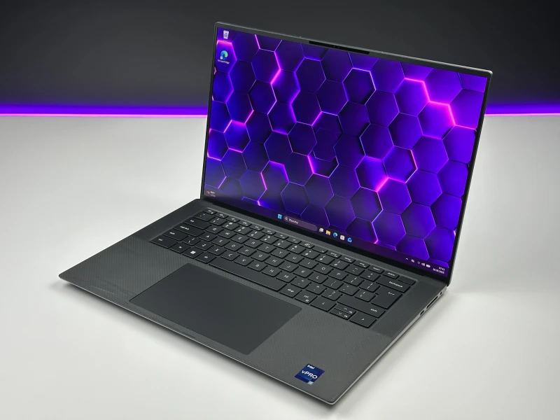 Dell Precision 5570 - procesor i7-12800H, matryca 15.6" FHD+, RTX A1000. Mobilna stacja robocza do CAD, projektowania i pracy profesjonalnej.