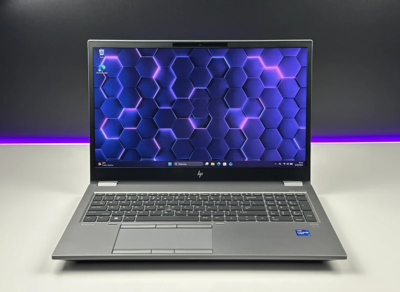 HP ZBook Fury 15 G8 – i7-11850H, FHD 15.6" i Quadro T1200 4GB. Mobilna stacja robocza do CAD, grafiki i projektów 3D. Profesjonalna moc w laptopie.