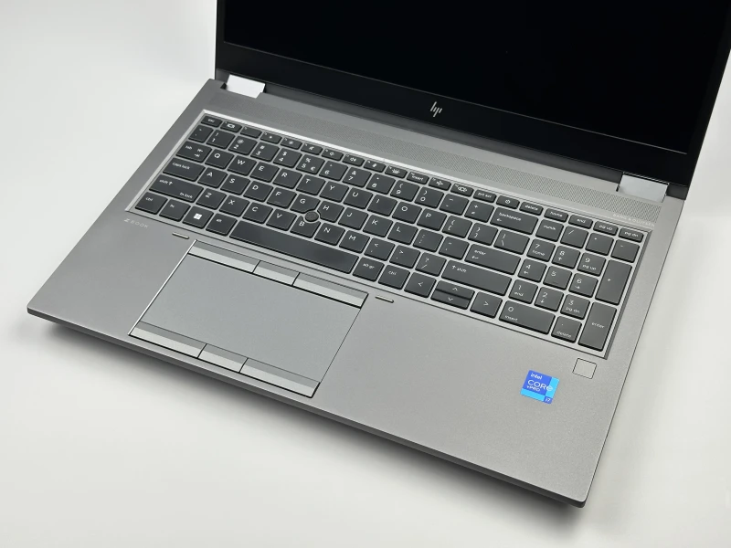HP ZBook Fury 15 G8 – i7-11850H, FHD 15.6" i Quadro T1200 4GB. Mobilna stacja robocza do CAD, grafiki i projektów 3D. Profesjonalna moc w laptopie.