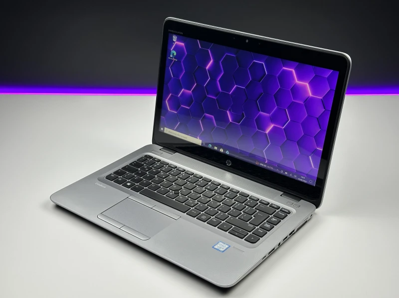 HP EliteBook 840 G3 z procesorem i5-6200U, Windows 10 Pro i dotykowym ekranem. Laptop biznesowy z Intel HD 520 oraz portami VGA, DP i USB-C..