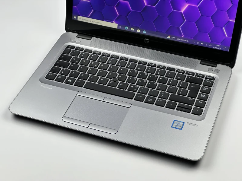 HP EliteBook 840 G3 z procesorem i5-6200U, Windows 10 Pro i dotykowym ekranem. Laptop biznesowy z Intel HD 520 oraz portami VGA, DP i USB-C..