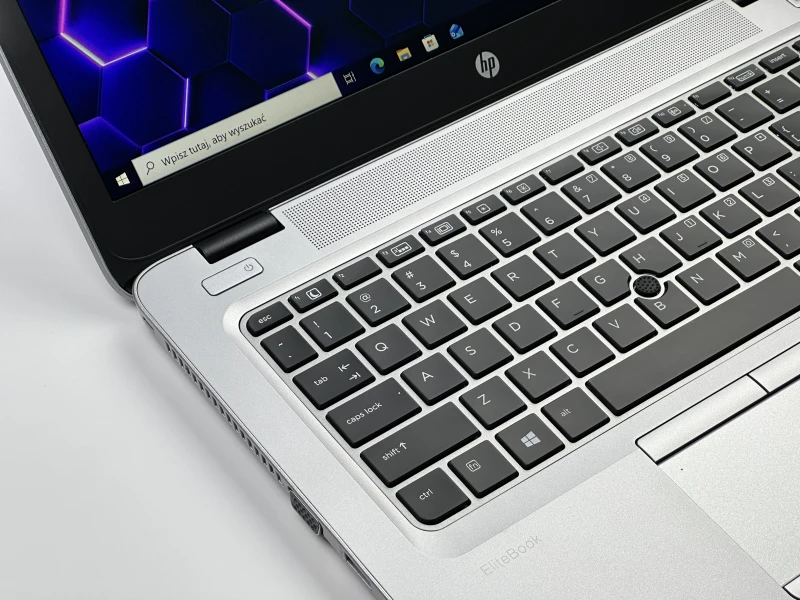 HP EliteBook 840 G3 z procesorem i5-6200U i ekranem 14". Laptop biznesowy z Intel HD Graphics 520 i portami USB-C, VGA oraz DisplayPort.