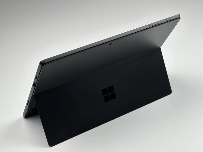Microsoft Surface Pro 7 z procesorem i7-1065G7, 16GB RAM, SSD 256GB i dotykowym ekranem 12.3" 2736x1824. Tablet 2w1 z Intel Iris Plus Graphics. Microsoft Surface Pro 7 z procesorem i7-1065G7, 16GB RAM, SSD 256GB i dotykowym ekranem 12.3" 2736x1824. Tablet 2w1 z Intel Iris Plus Graphics.