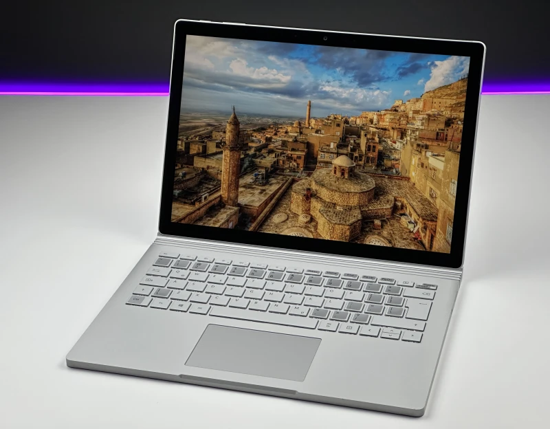 Microsoft Surface Book 3 – i7-1065G7, GTX 1650 (4GB) i dotykowa matryca 3000x2000. Moc laptopa, wygoda tabletu – twórz bez ograniczeń! ✨