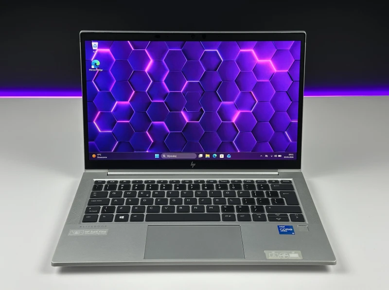 HP EliteBook 830 G8 z i5-1145G7, 13.3" FHD Sure View. Kompaktowy laptop biznesowy z funkcją ochrony prywatności ekranu i lekką konstrukcją.