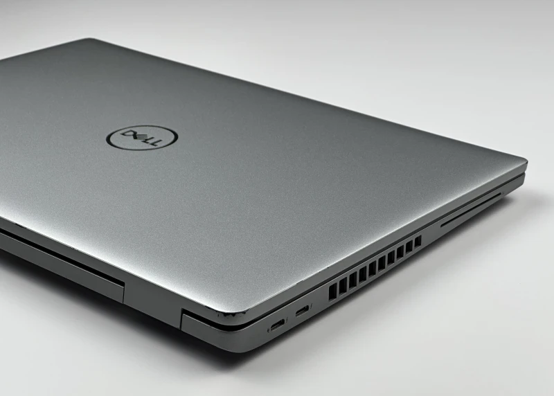 Dell Latitude 5520 z i5-1135G7, matrycą FHD, klawiaturą US (PL QWERTY) – mobilny laptop biznesowy stworzony do pracy w każdych warunkach.