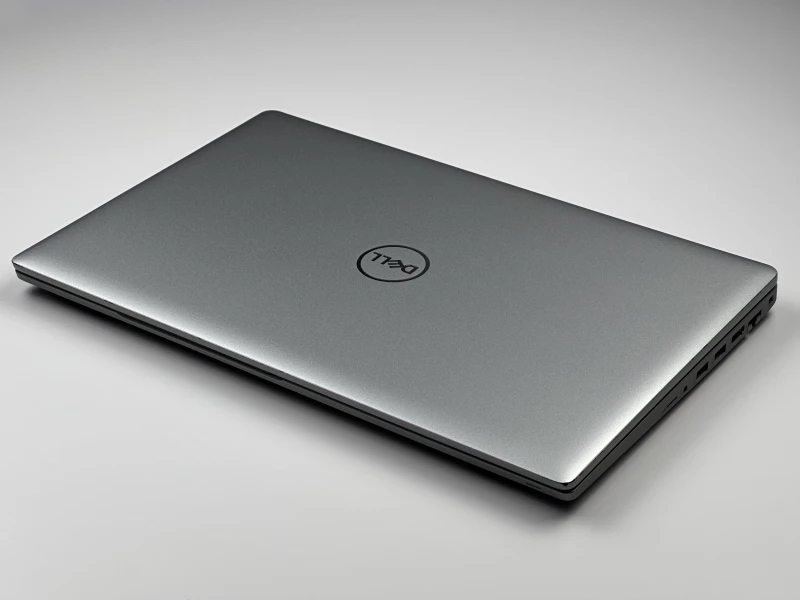 Dell Latitude 5520 z i5-1135G7, matrycą FHD, klawiaturą US (PL QWERTY) – mobilny laptop biznesowy stworzony do pracy w każdych warunkach.