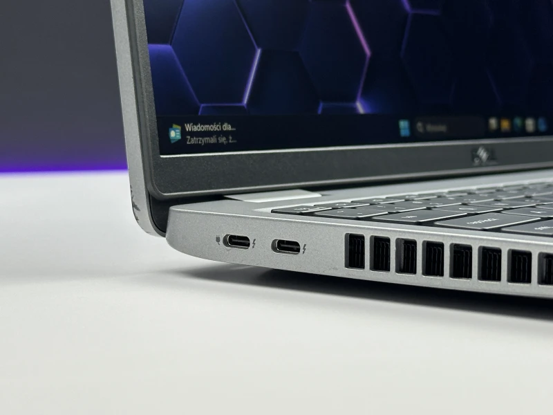 Dell Latitude 5520 z i5-1145G7, matrycą FHD, klawiaturą US (PL QWERTY) – mobilny laptop biznesowy stworzony do pracy w każdych warunkach.