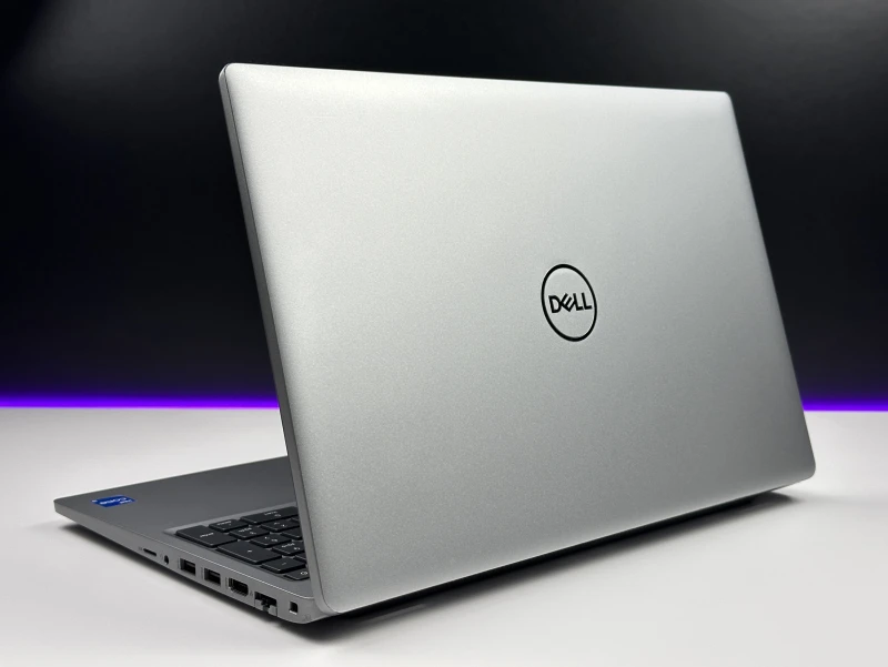 Dell Latitude 5520 z i5-1145G7, matrycą FHD, klawiaturą US (PL QWERTY) – mobilny laptop biznesowy stworzony do pracy w każdych warunkach. Dell Latitude 5520 z i5-1145G7, matrycą FHD, klawiaturą US (PL QWERTY) – mobilny laptop biznesowy stworzony do pracy w każdych warunkach.