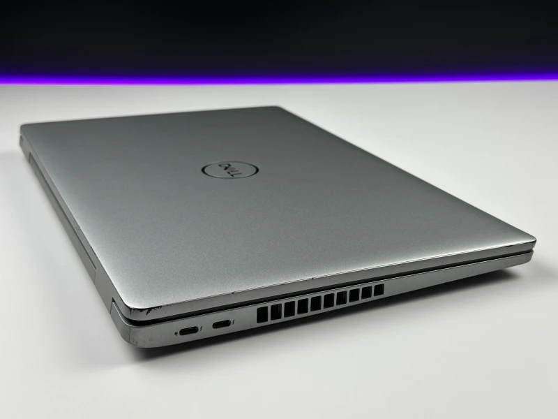 Dell Latitude 5520 z i5-1145G7, matrycą FHD, klawiaturą US (PL QWERTY) – mobilny laptop biznesowy stworzony do pracy w każdych warunkach.