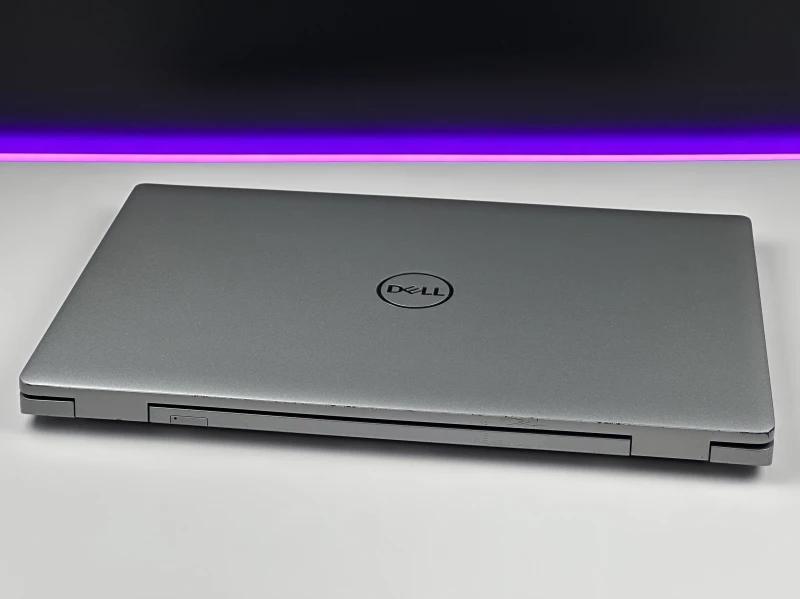 Dell Latitude 5520 z i5-1145G7, matrycą FHD, klawiaturą US (PL QWERTY) – mobilny laptop biznesowy stworzony do pracy w każdych warunkach.