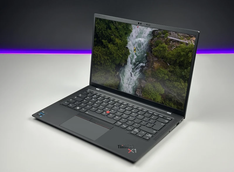 Lenovo ThinkPad X1 Carbon z procesorem i5-1135G7, 16GB RAM, LTE i ekranem 14" FHD+. Ultralekki laptop z czytnikiem linii papilarnych i Intel Iris Xe.