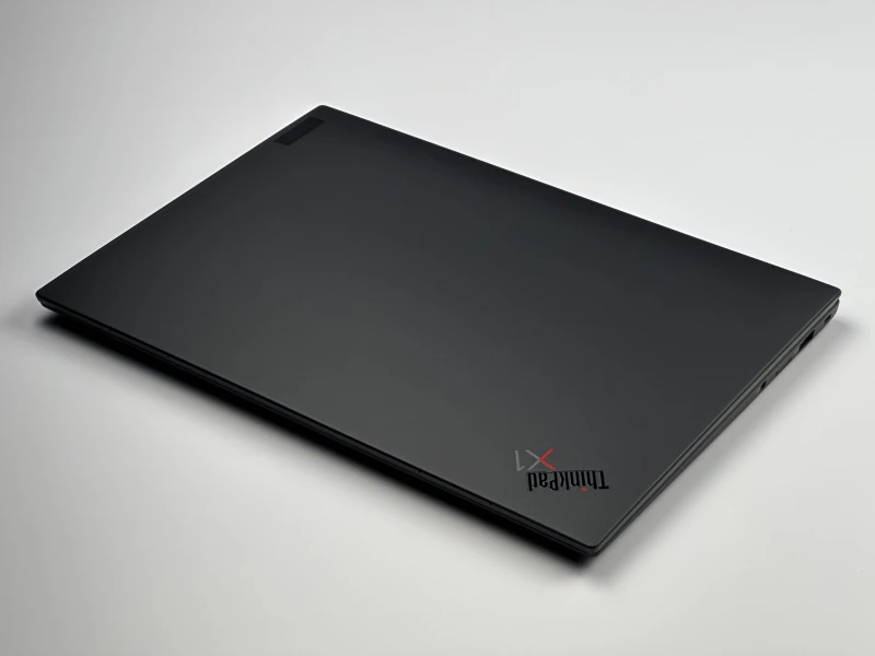 Lenovo ThinkPad X1 Carbon z procesorem i5-1135G7, 16GB RAM, LTE i ekranem 14" FHD+. Ultralekki laptop z czytnikiem linii papilarnych i Intel Iris Xe.