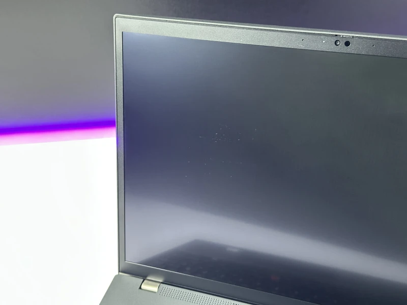 Lenovo ThinkPad T16 Gen 1 z i7-1270P i dotykowym ekranem 16” FHD+. Wydajny laptop biznesowy z dużą przestrzenią roboczą do pracy i multitaskingu.