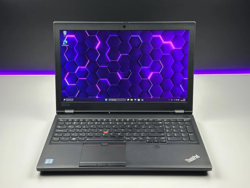 Lenovo ThinkPad P53 z i7-9850H, matrycą FHD i grafiką T1000 (4GB) – stacja robocza dla wymagających, łącząca moc i profesjonalną grafikę.