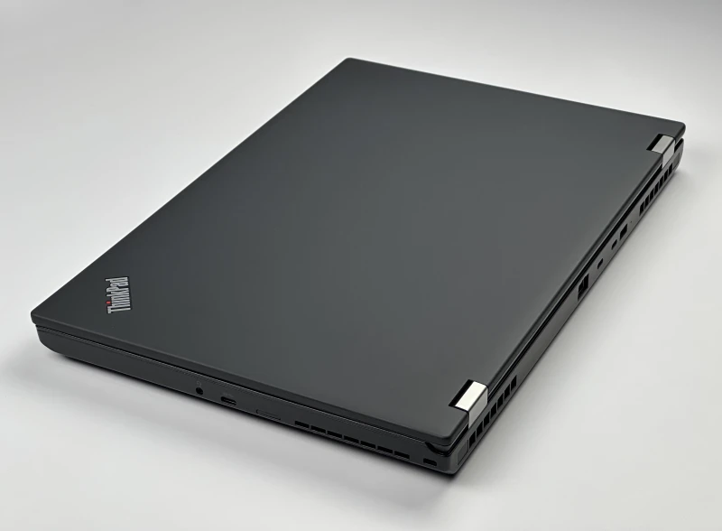 Lenovo ThinkPad P53 z i7-9850H, matrycą FHD i grafiką T1000 (4GB) – stacja robocza dla wymagających, łącząca moc i profesjonalną grafikę. Lenovo ThinkPad P53 z i7-9850H, matrycą FHD i grafiką T1000 (4GB) – stacja robocza dla wymagających, łącząca moc i profesjonalną grafikę.