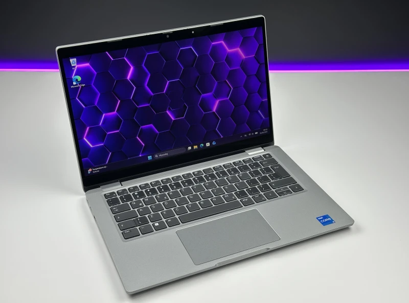Dell Latitude 5330 2in1 i5-1245U, dotykowy 13.3" FHD – szybki laptop konwertowalny z Intel Iris Xe, idealny do pracy mobilnej, biura i multitaskingu.
