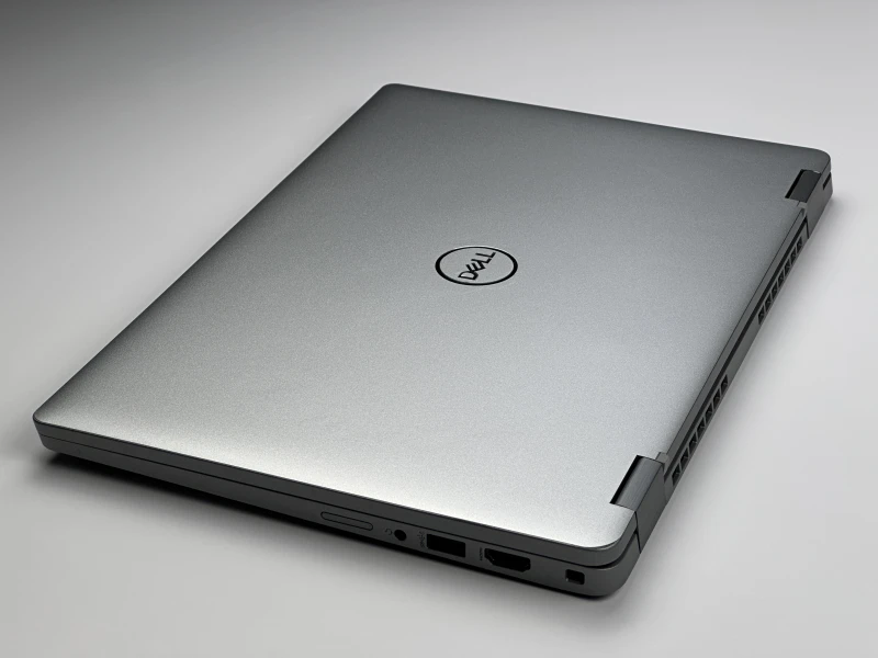 Dell Latitude 5330 2in1 i5-1245U, dotykowy 13.3" FHD – szybki laptop konwertowalny z Intel Iris Xe, idealny do pracy mobilnej, biura i multitaskingu.