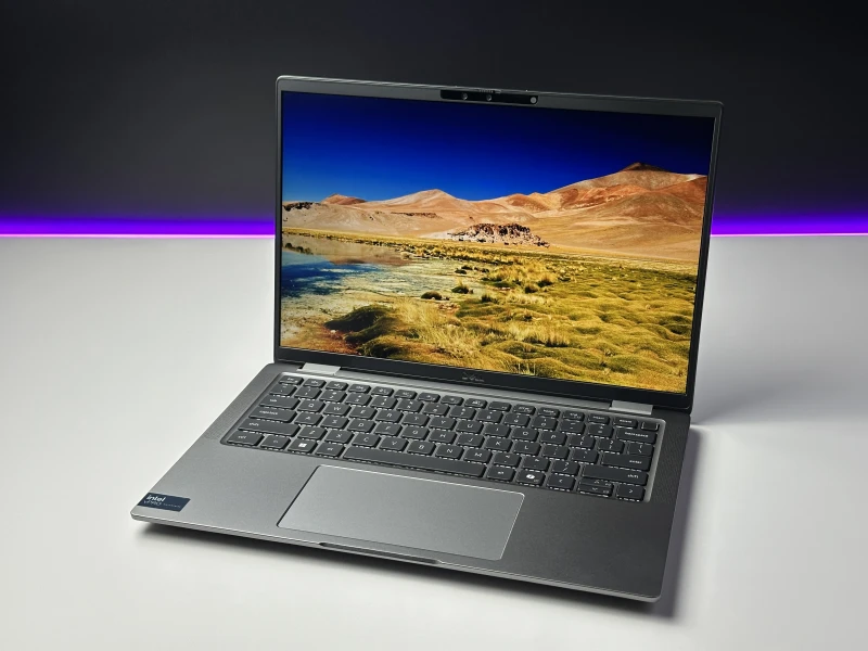 Dell Latitude 7450 z procesorem Intel Core Ultra 7 165U, 16 GB RAM i dotykowym ekranem 14″ FHD+. Laptop biznesowy z klawiaturą US.