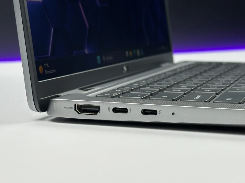 Dell Latitude 7450 z procesorem Intel Core Ultra 7 155U, 16 GB RAM i ekranem 14″ FHD+. Laptop z grafiką Intel Graphics, czytnikiem linii papilarnych.