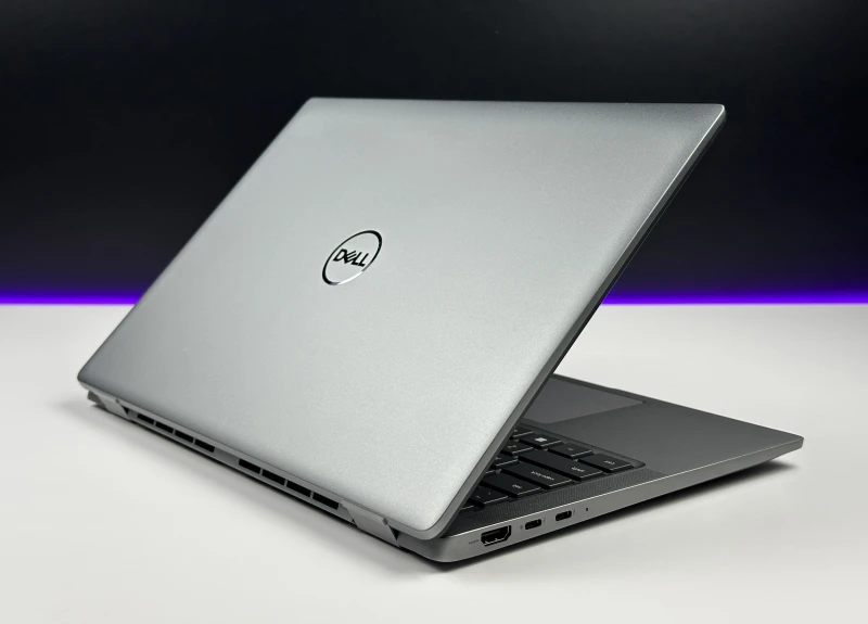 Dell Latitude 7450 z procesorem Intel Core Ultra 7 155U, 16 GB RAM i ekranem 14″ FHD+. Laptop z grafiką Intel Graphics, czytnikiem linii papilarnych.